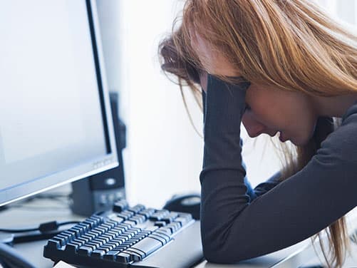5 Habits That Can Harm Your Career