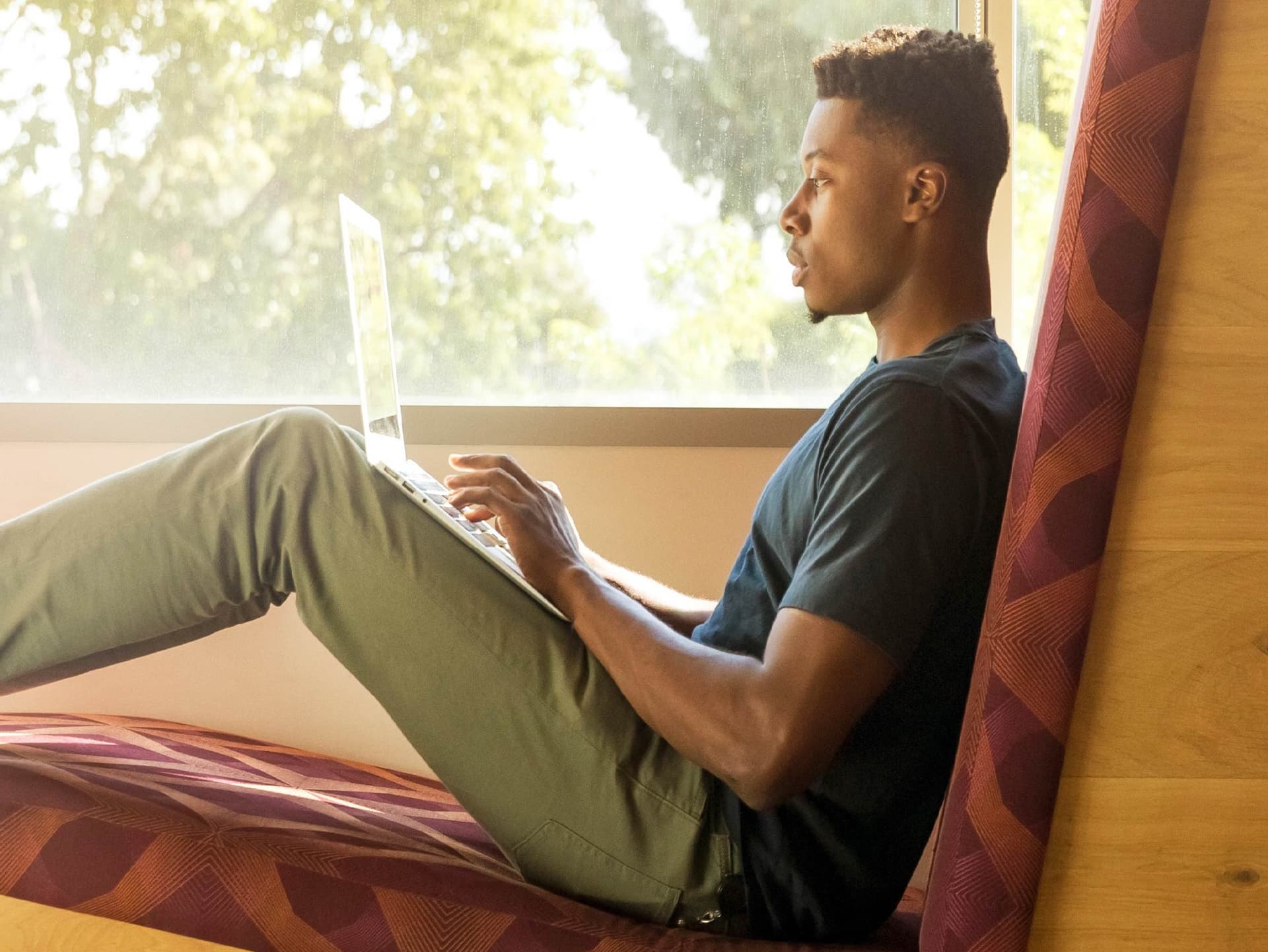 Here's How to Get Noticed on LinkedIn