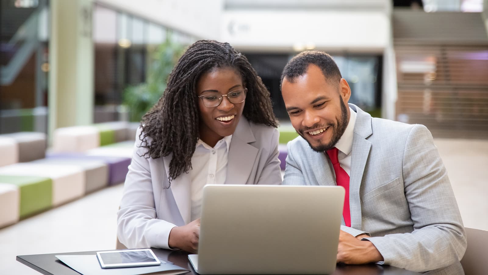 resume builders versus resume-writing services